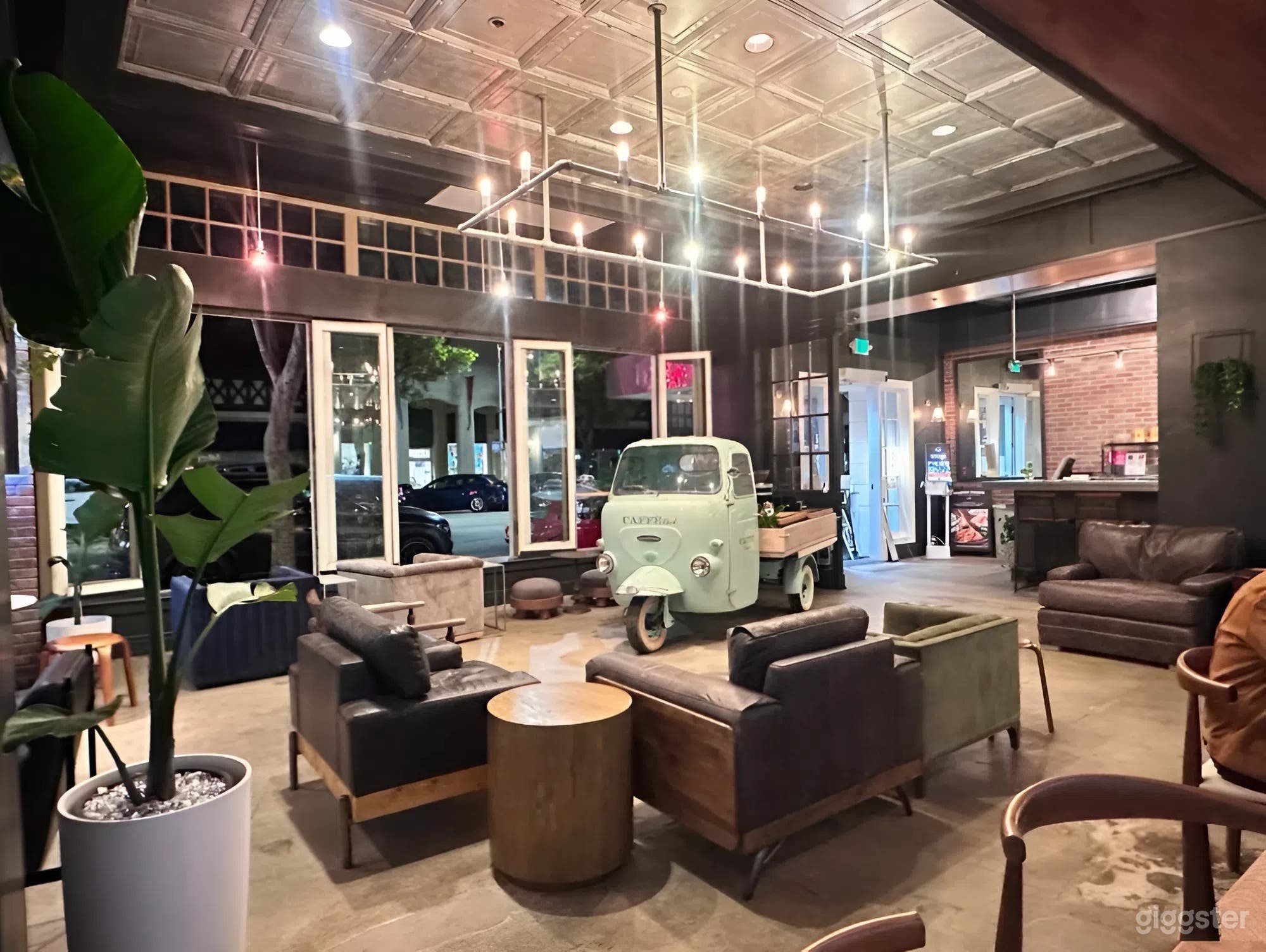 Restaurant, Cafe, Bar with Vintage Vibes Downtown San Mateo Photo 2