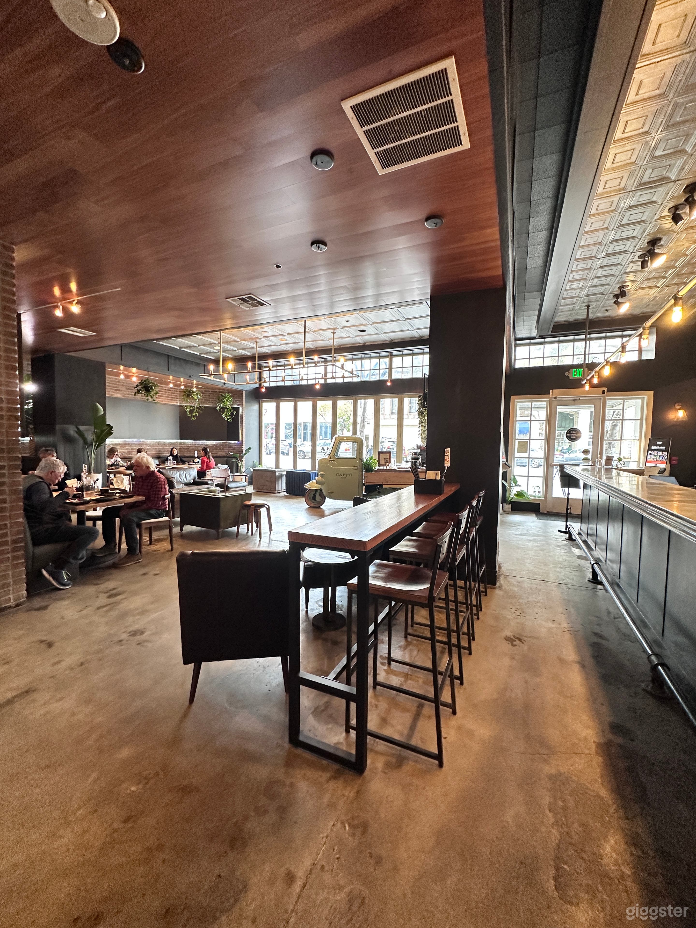 Restaurant, Cafe, Bar with Vintage Vibes Downtown San Mateo Photo 3