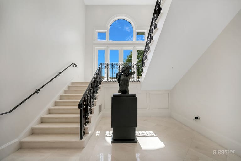  LUXE ITALIAN VILLA FOR HIGH-END EVENTS 