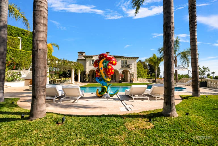  LUXE ITALIAN VILLA FOR HIGH-END EVENTS 