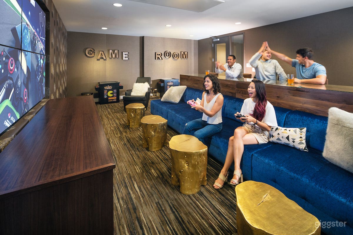 Cozy Game Room in Mountain View Photo 1