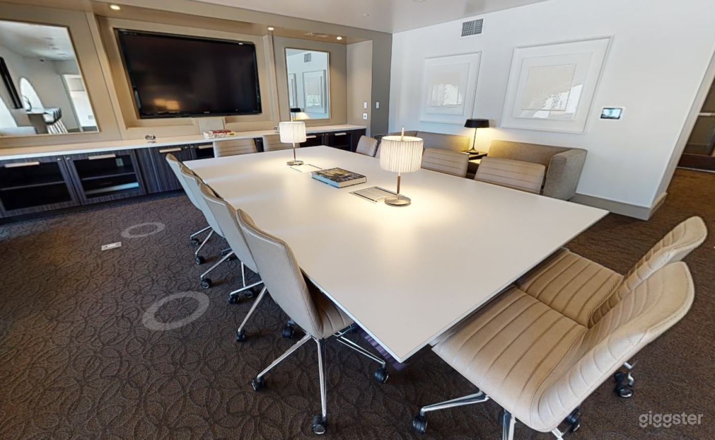 Elegant Meeting Space in Huntington Beach Photo 1