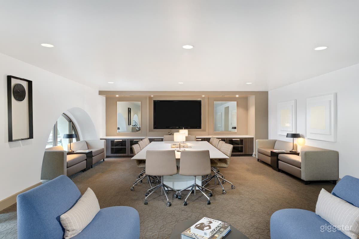 Elegant Meeting Space in Huntington Beach Photo 2