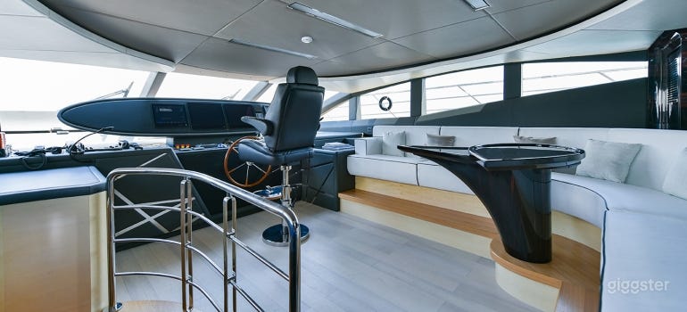 Majestic 122ft GHOST II Yacht for Events Photo 4