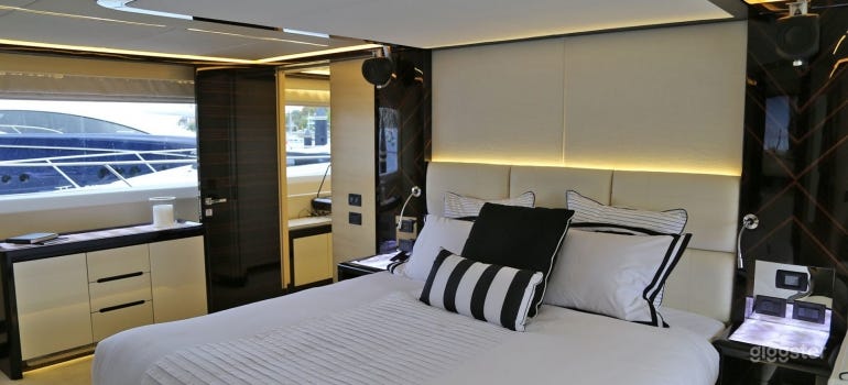 Majestic 122ft GHOST II Yacht for Events Photo 3