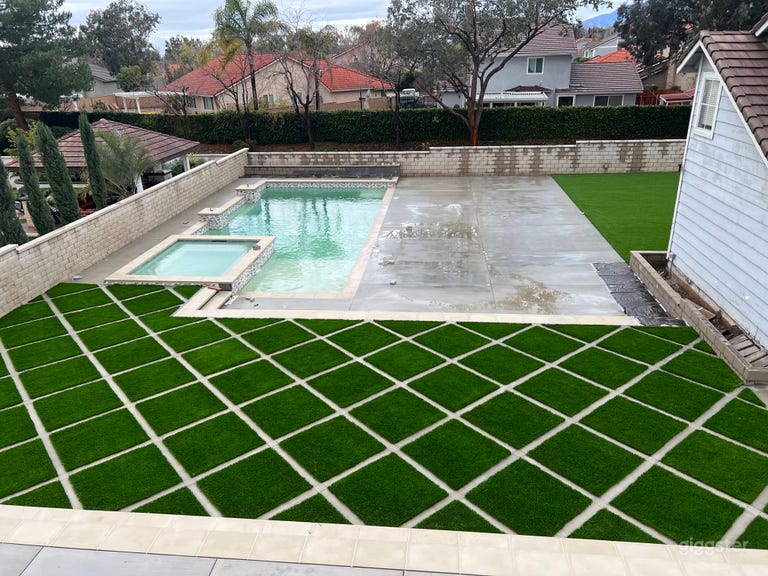  House with incredible yard 