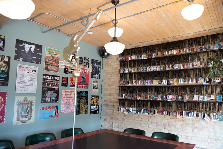  Downtown 12-Person Boardroom| Creative Space 