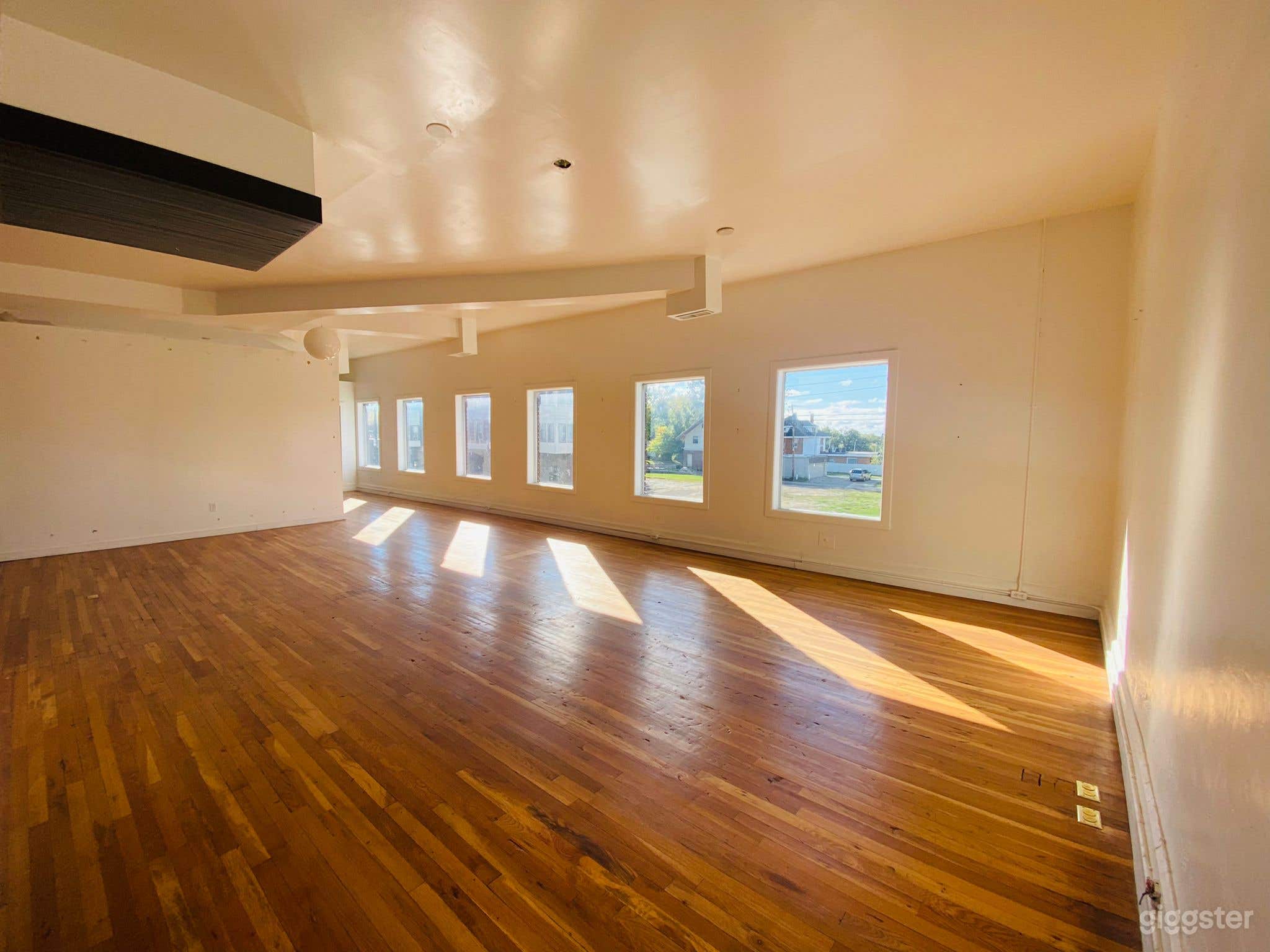 Whole Building Floor Available for Rent Photo 1