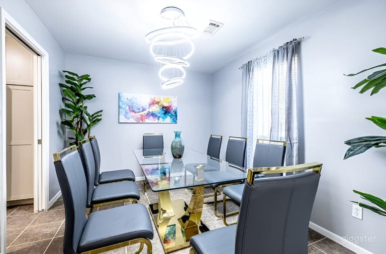  Spacious 6-Bedroom Retreat with Pool, Spa & Huge Backyard 