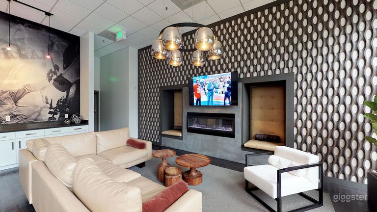  Sophisticated Lounge in Fillmore District 