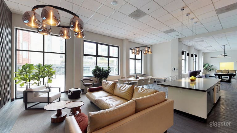  Sophisticated Lounge in Fillmore District 