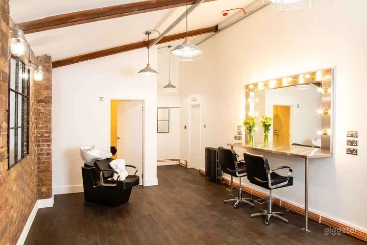  Studio B - 3.300 sq.ft Studio mit Cove 