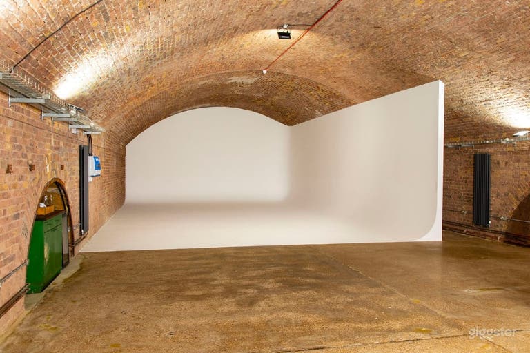  Studio B - 3.300 sq.ft Studio mit Cove 
