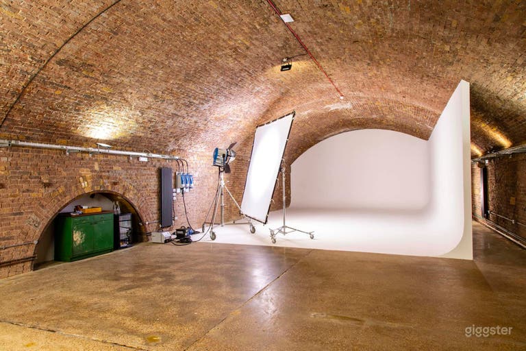  Studio B - 3.300 sq.ft Studio mit Cove 