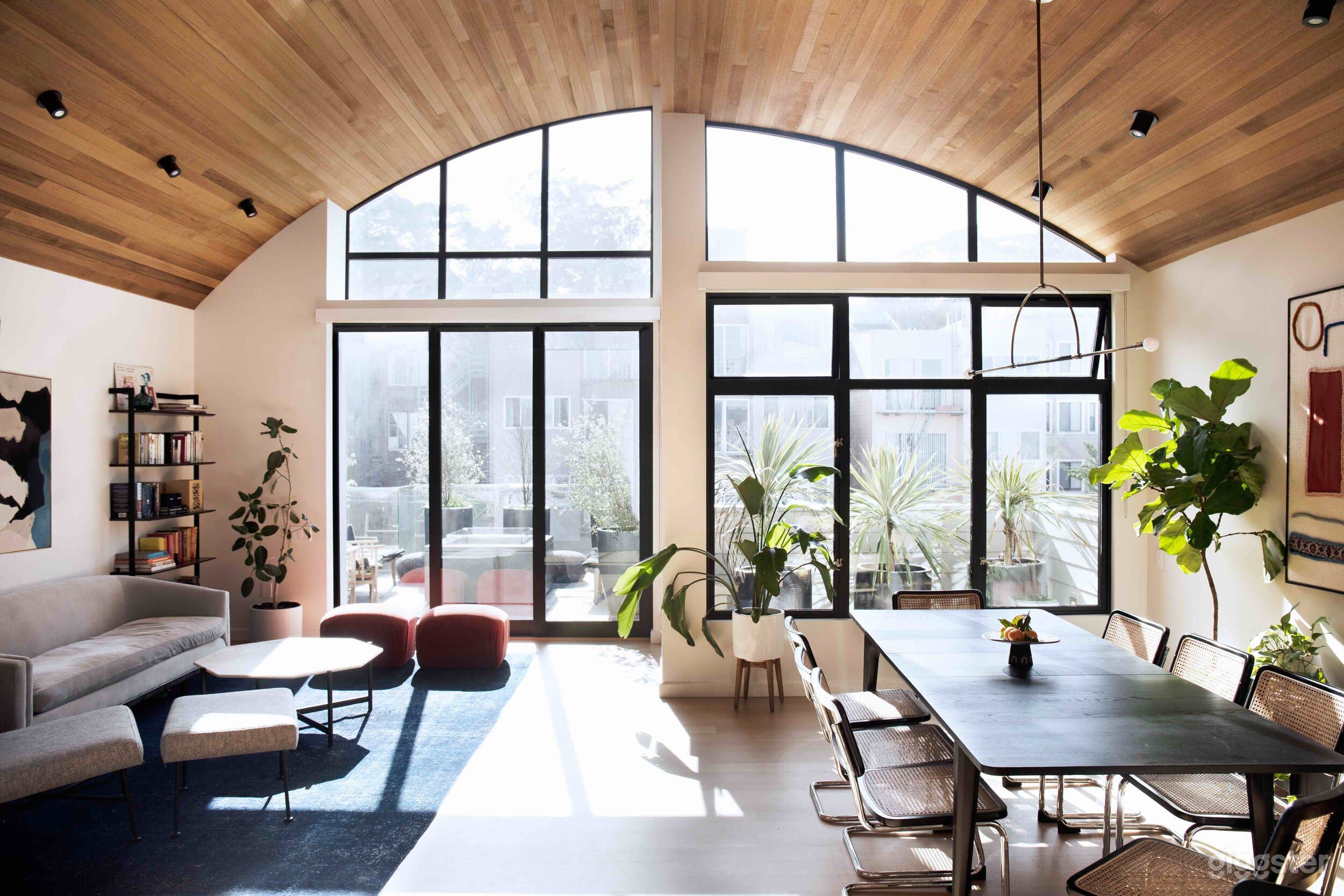 Spacious living room + dining room