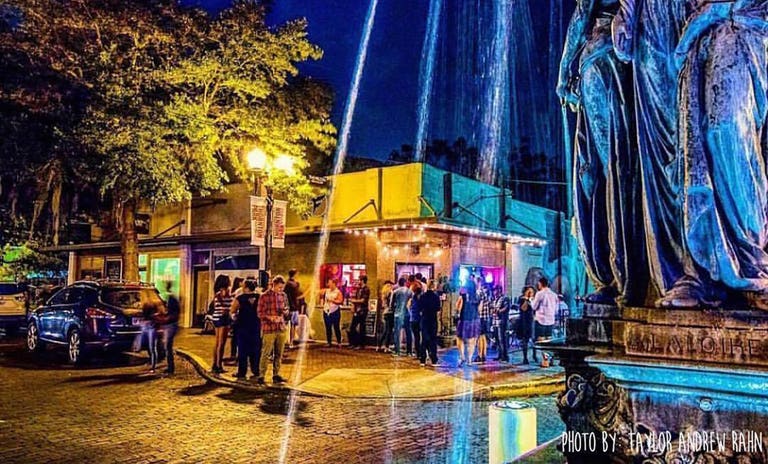  Bar de quartier original dans l'Orlando historique 