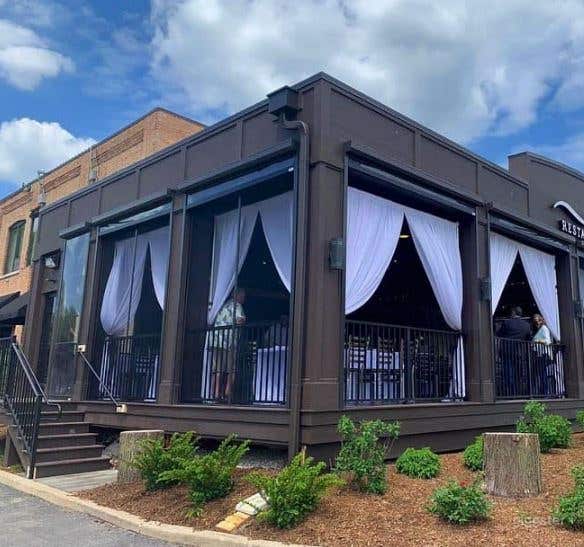 Classic Mediterranean Restaurant in Illinois Photo 1