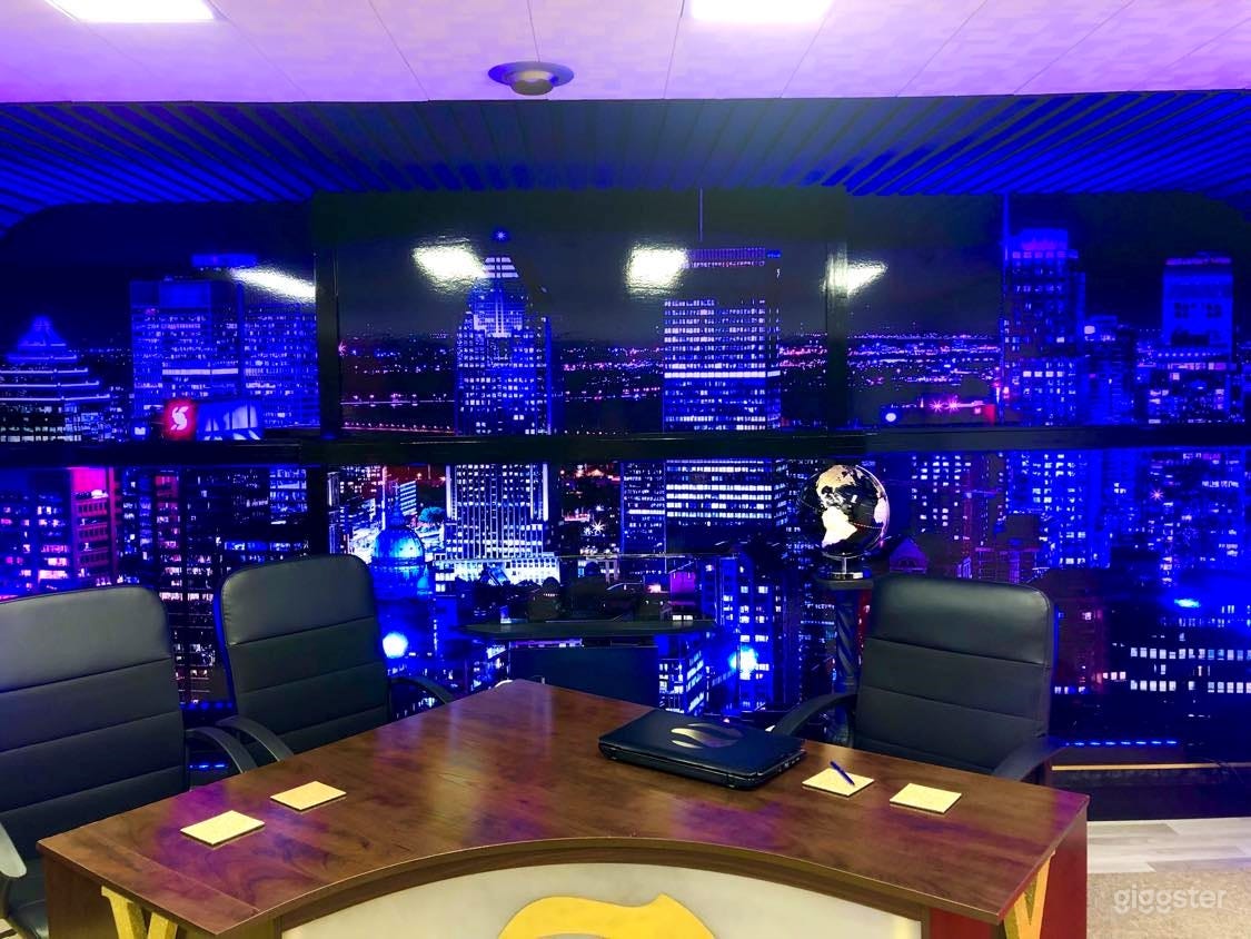 Amazing night view downtown Montreal tv studio  Photo 2