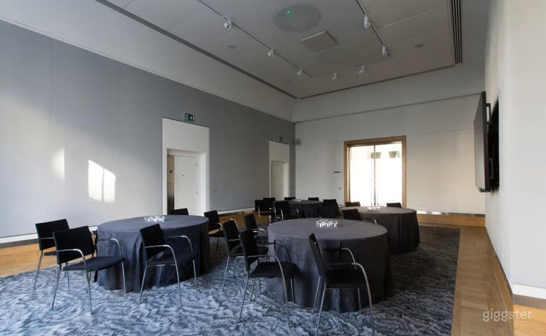  Sir Kirby Laing Meeting Room 