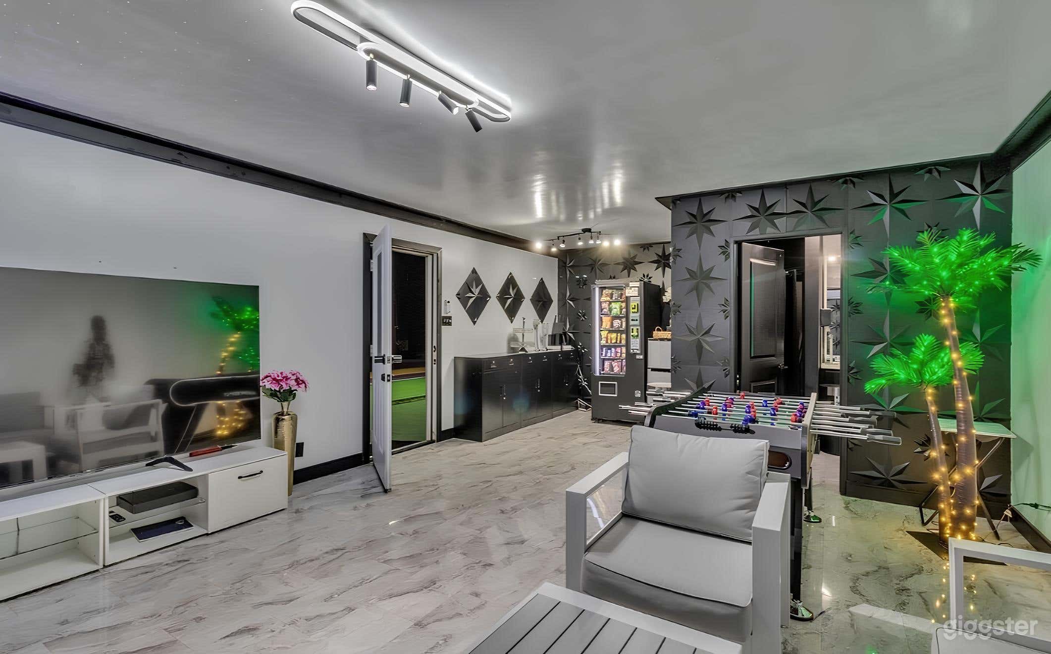 Exclusive Home with Recording Studio and Foosball Photo 1