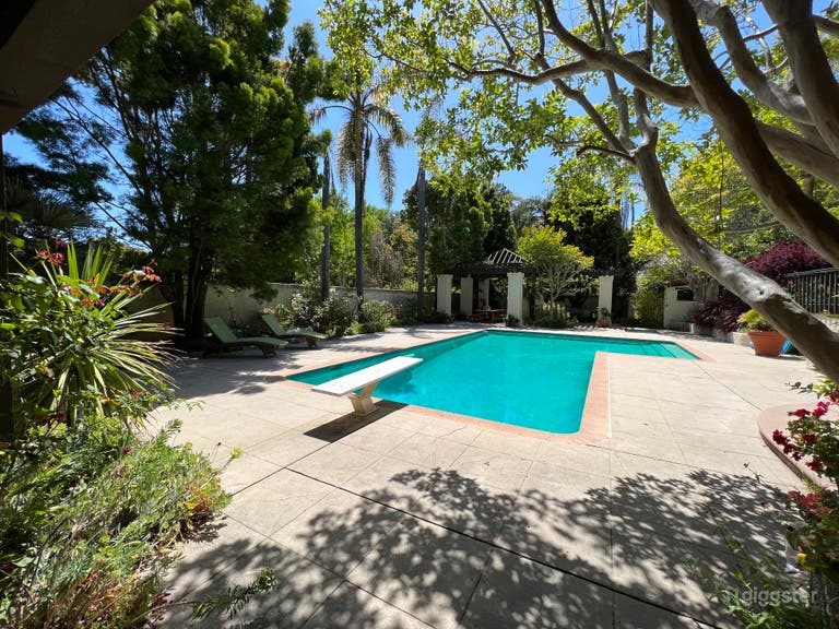  Beautiful garden and pool in Santa Cruz 