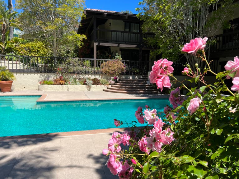  Beautiful garden and pool in Santa Cruz 