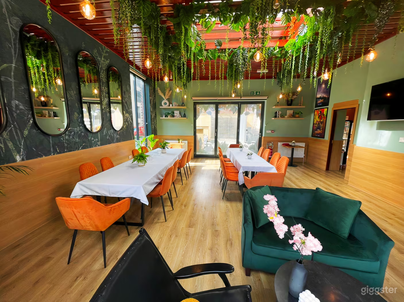 The perfect cosy café for your gatherings Photo 2