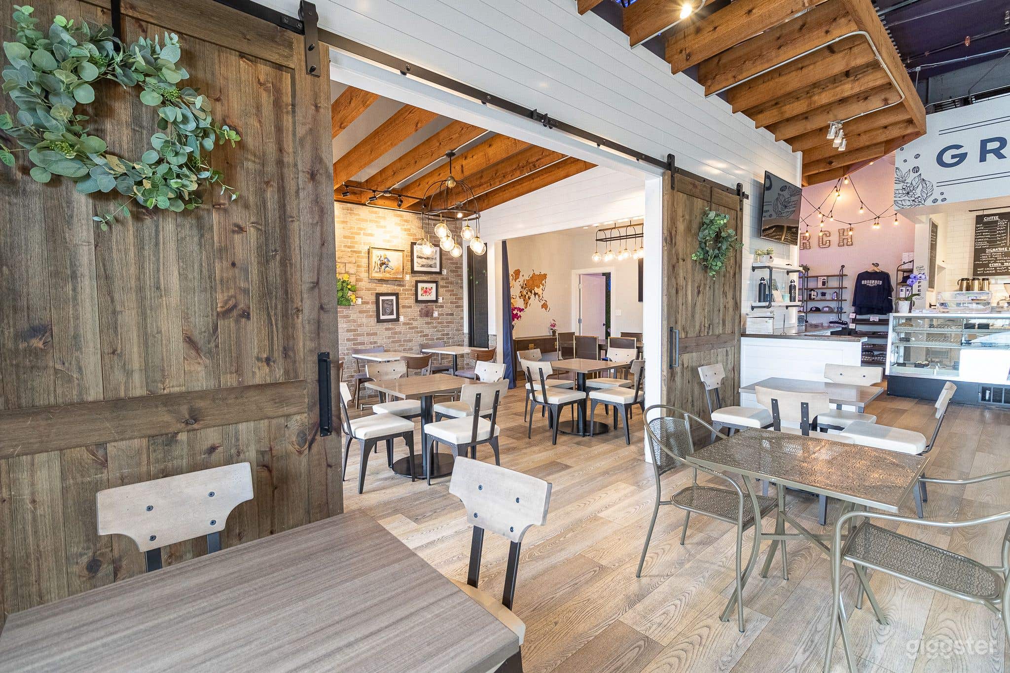 Medium Size Event Room  Photo 4