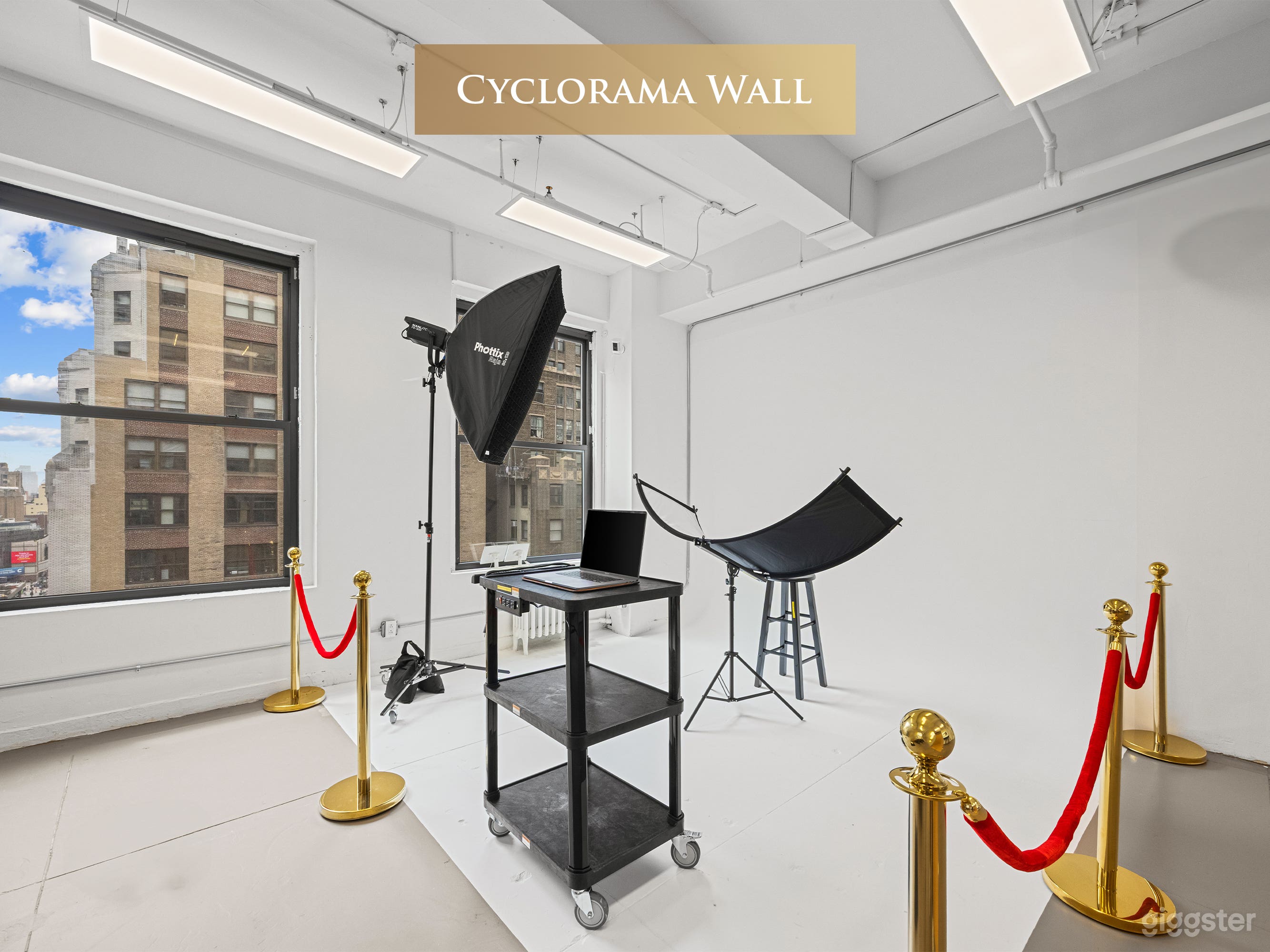 1525: Manhattan Natural Light Cyc Wall Studio w/ FREE LIGHTS Photo 3