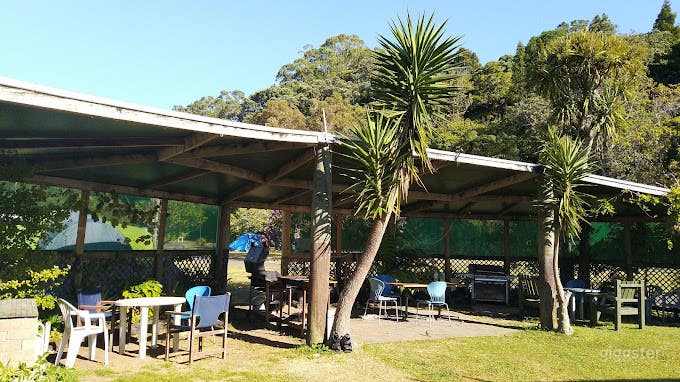 Traditional Kiwi Campground with River view Photo 4