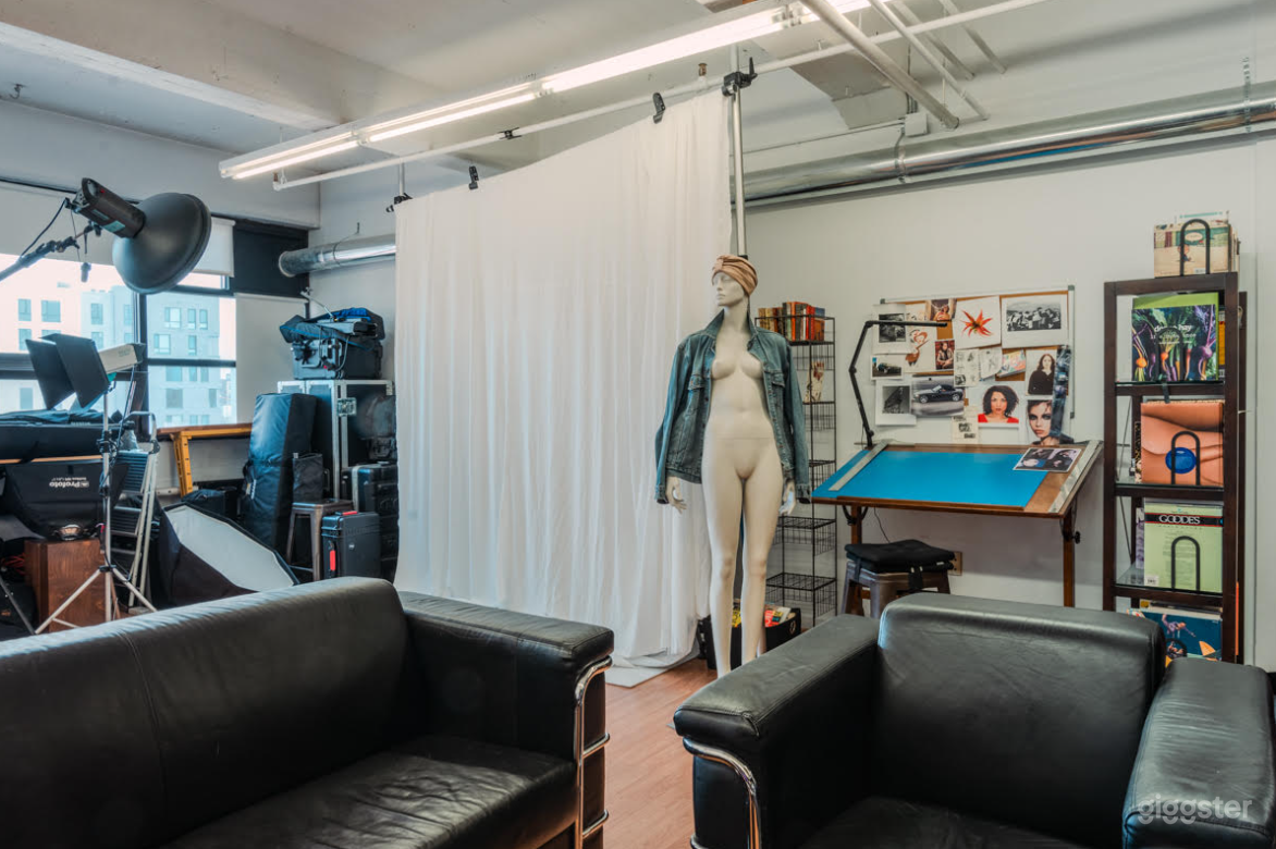 Versatile 818 sq ft Photography Studio in Boston Photo 2