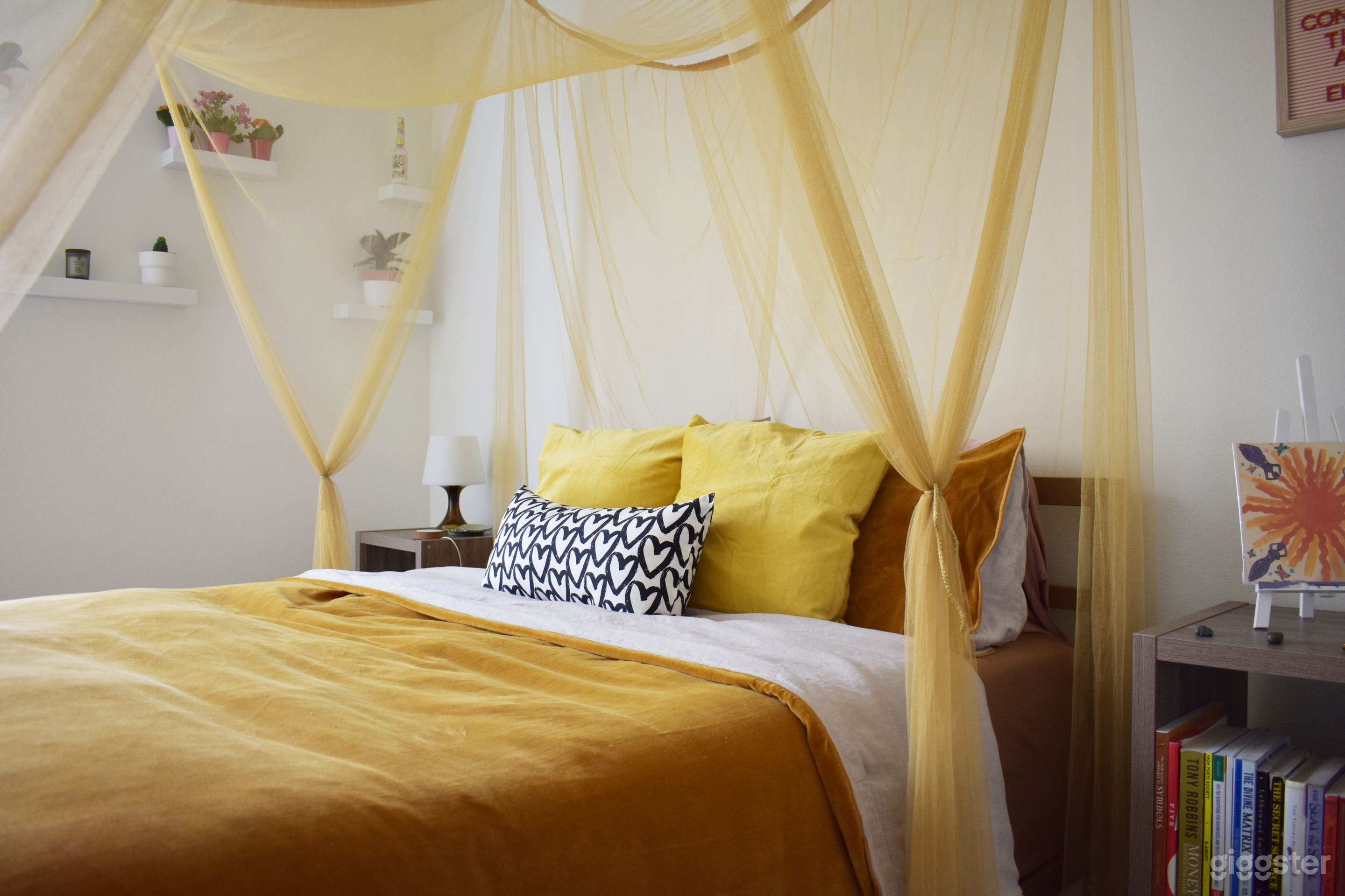 Sunny Downtown Photo Loft Apartment Photo 3