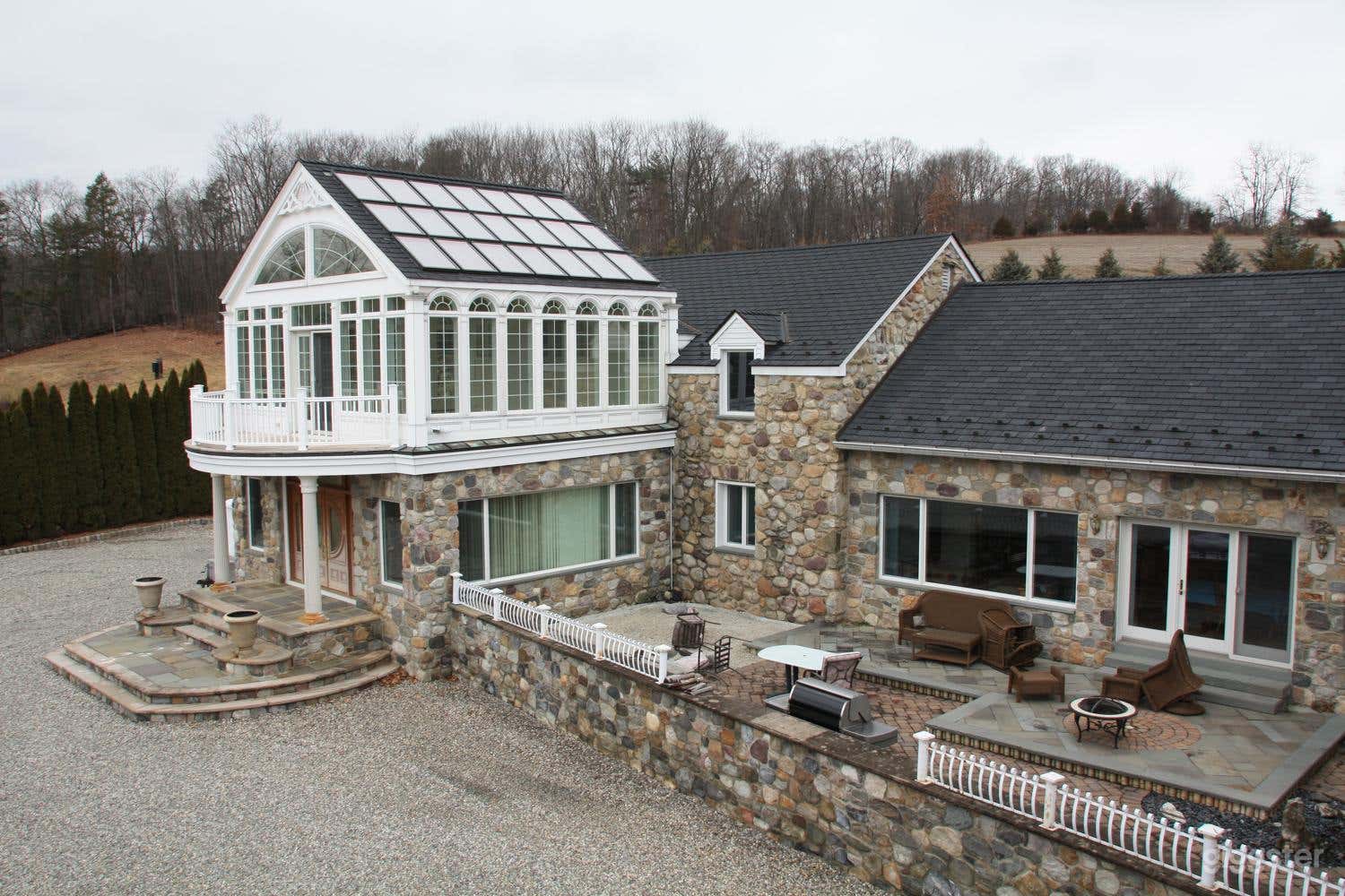 Sprawling, 26 acre pond-front estate Photo 2