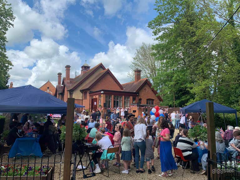  The Garden (Outdoor Area)  