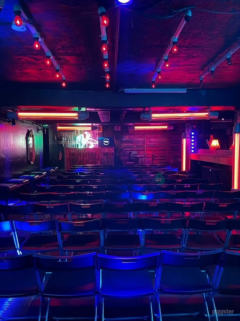  Individuelle Veranstaltung im St Pauli Comedy Club 