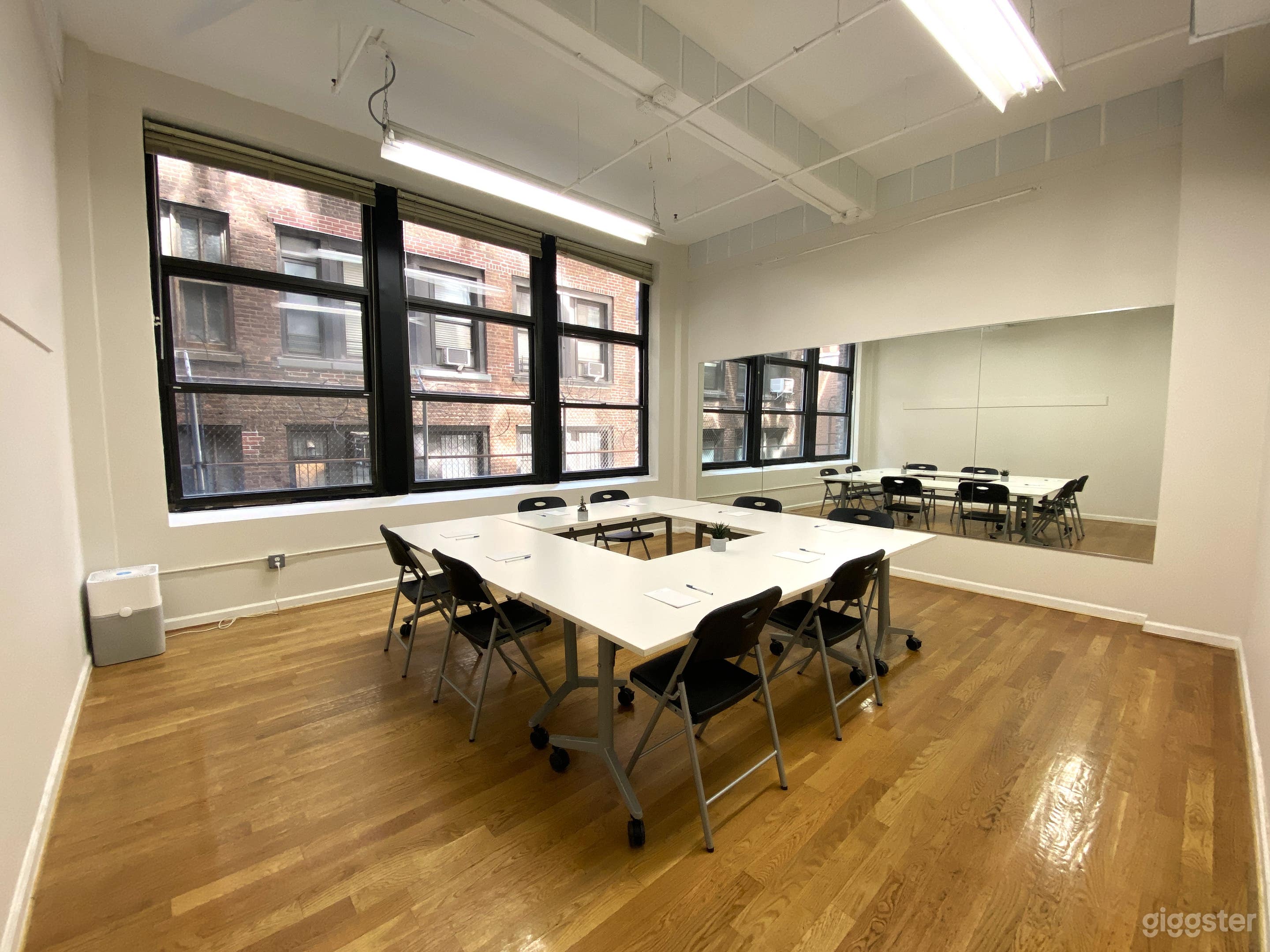 Cre8ive 2-2: Flexible Chelsea Space Photo 1