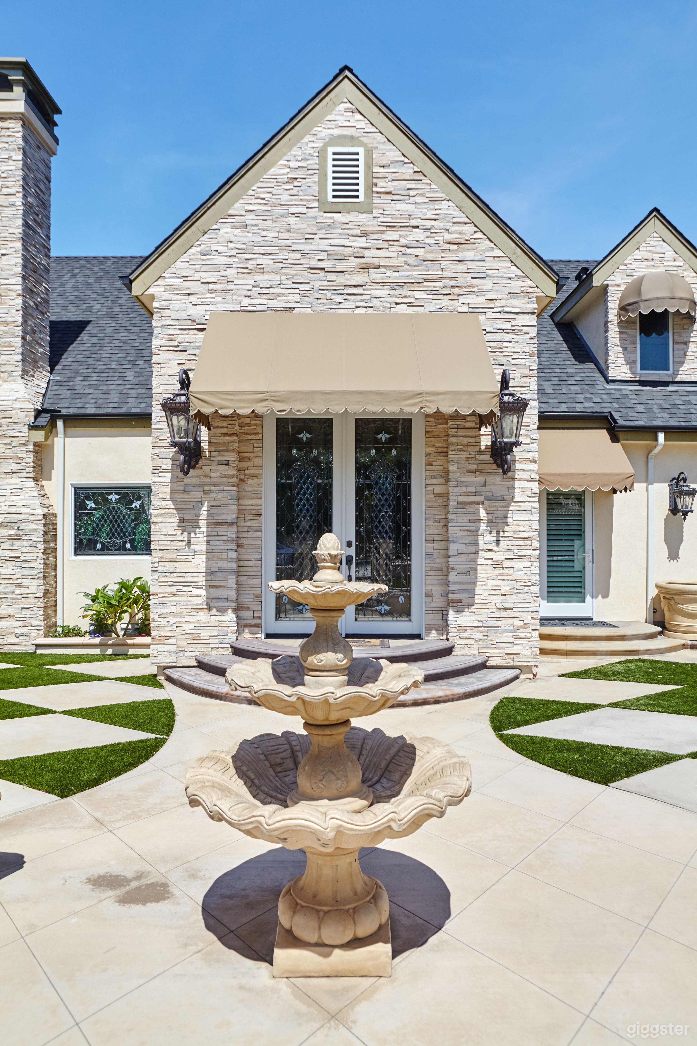 Whittier French Country House Photo 3