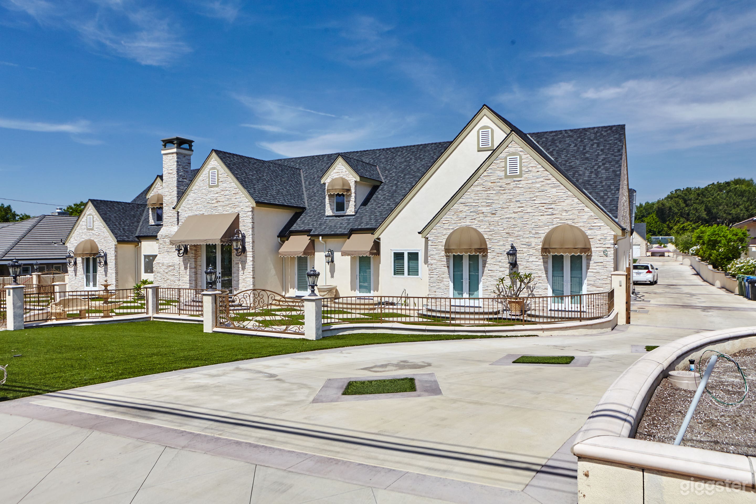 Whittier French Country House Photo 2