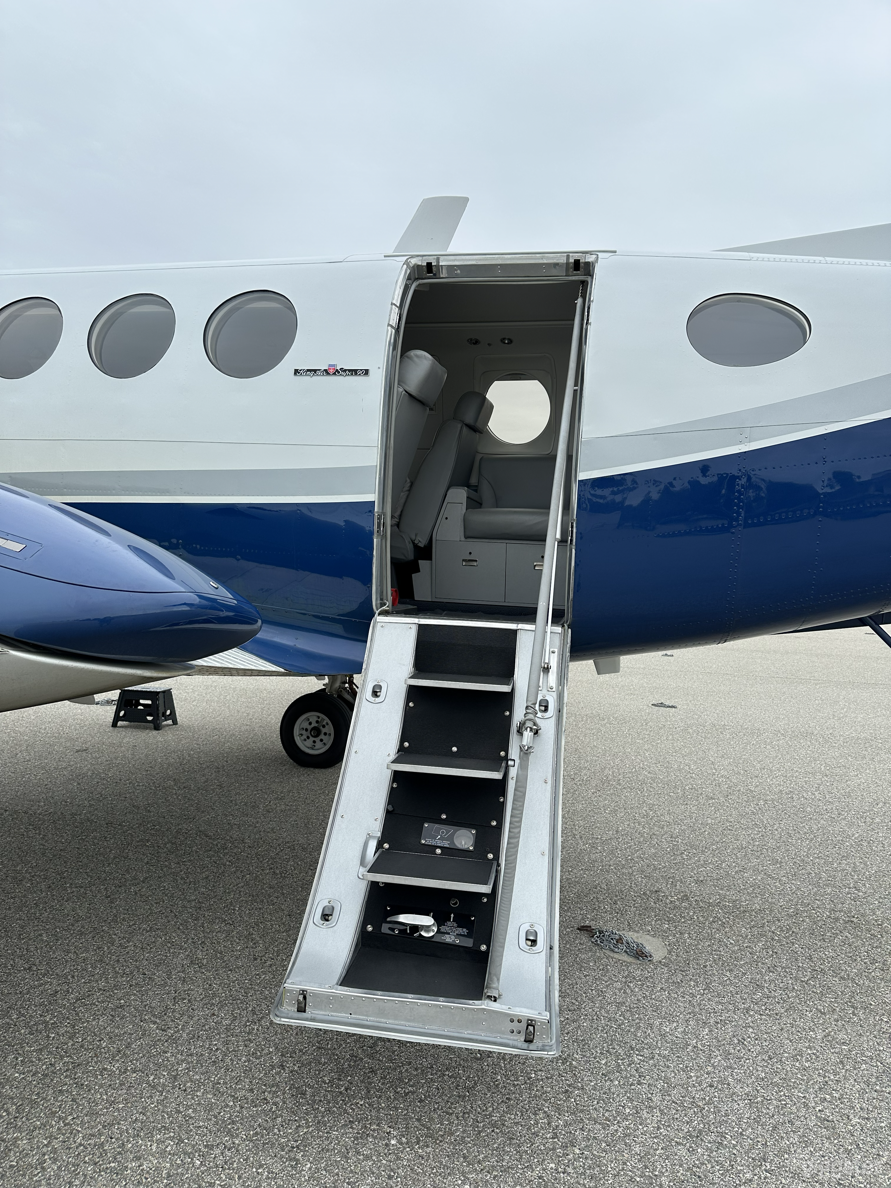 Executive Aircraft- Beechcraft King Air Photo 3