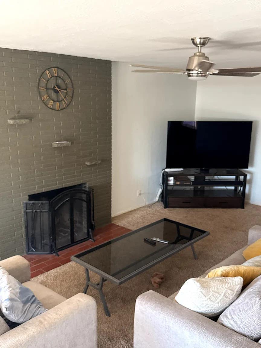 Sunny &amp; Spacious Prime ABQ Location! Spacious 3 Bed/2 Bath Photo 4