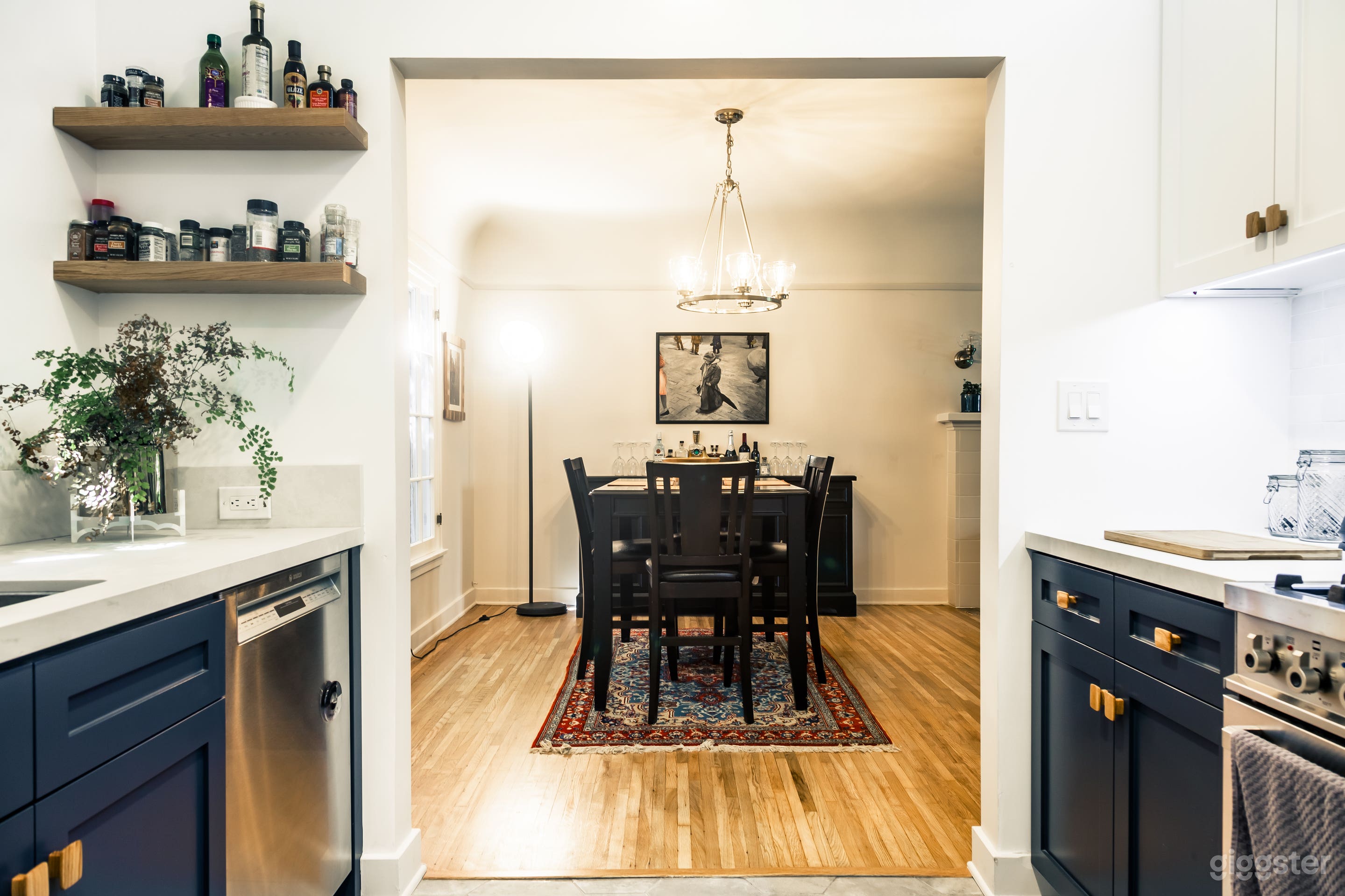 Bright, Airy 1920's Condo Photo 3