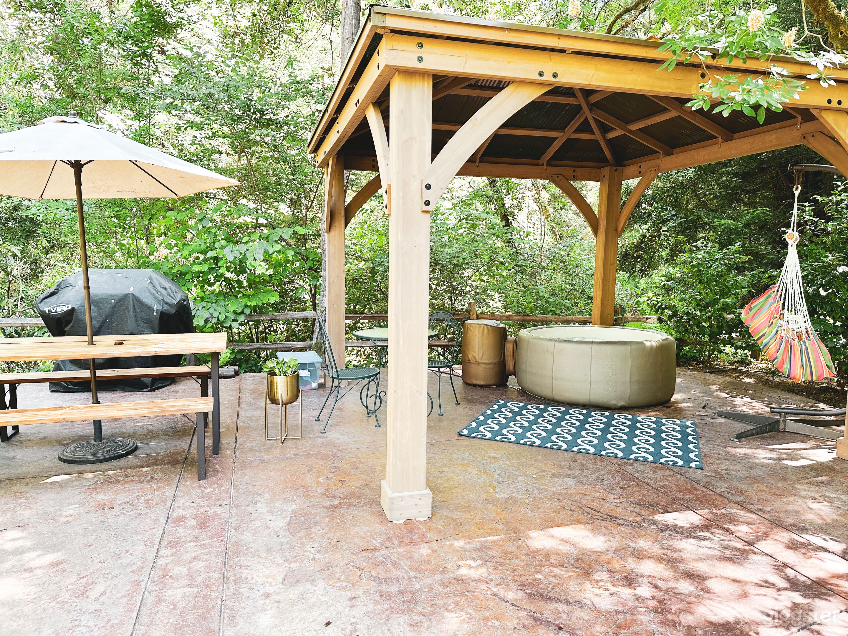 The Coastal Redwood Cabin | Private Creek | Serene Photo 4