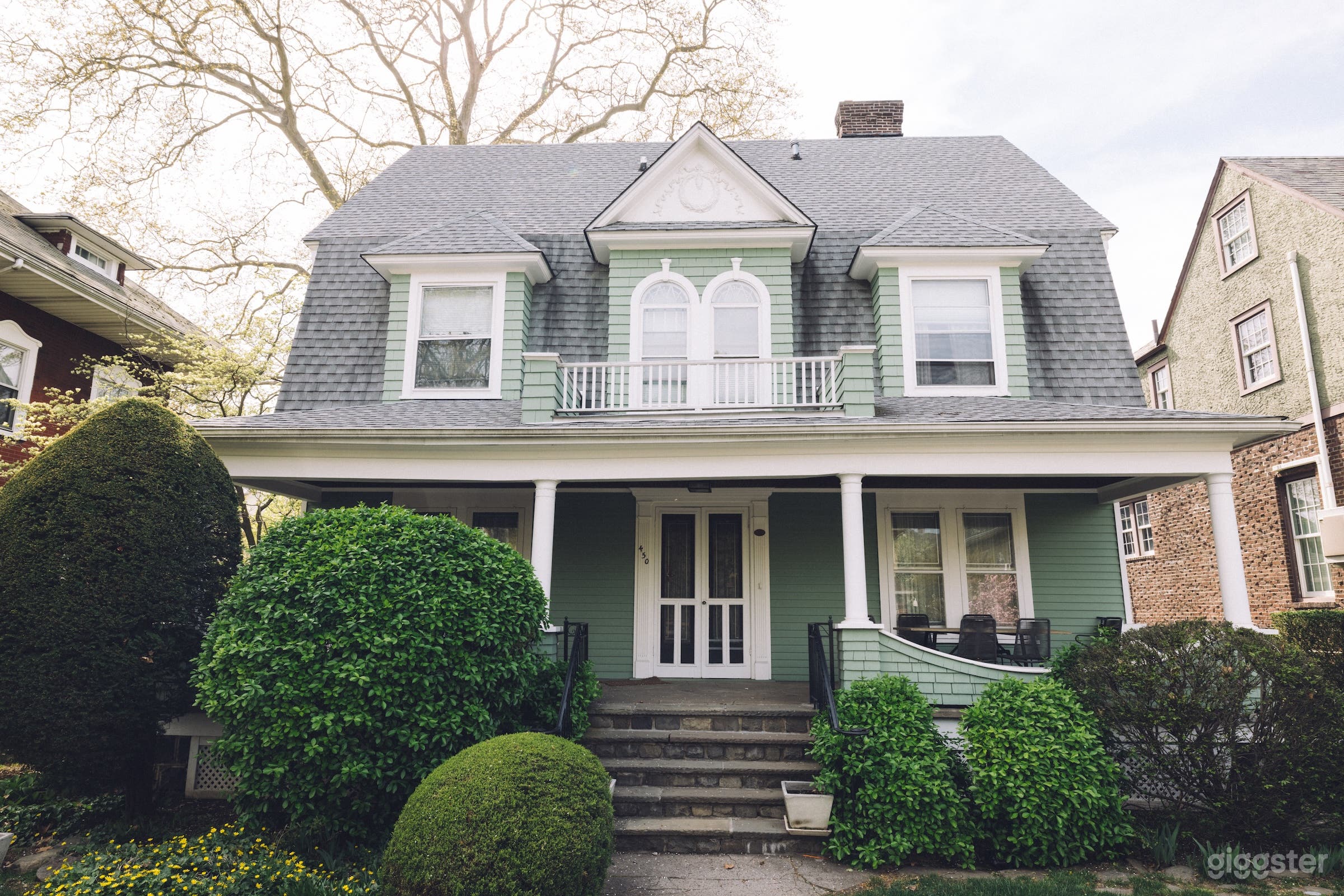 Single Family Victorian "Suburban" Home in Brooklyn Photo 1