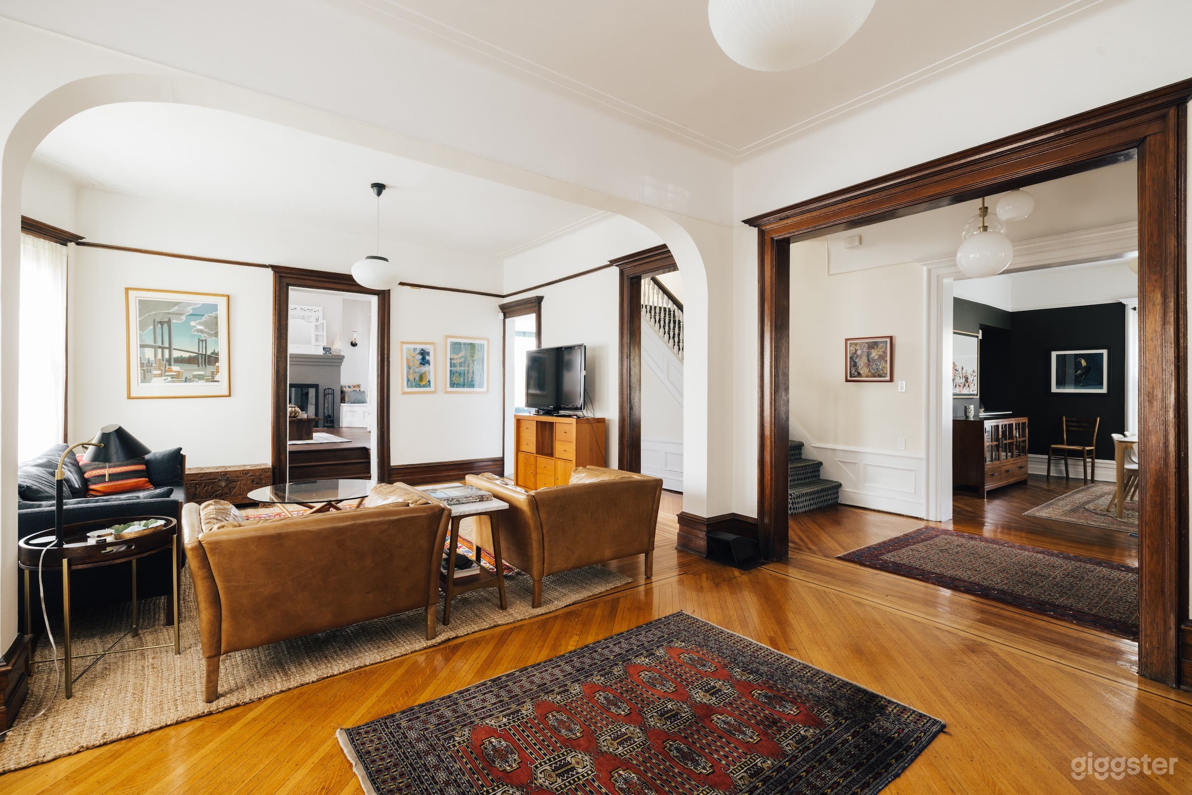 Single Family Victorian "Suburban" Home in Brooklyn Photo 1