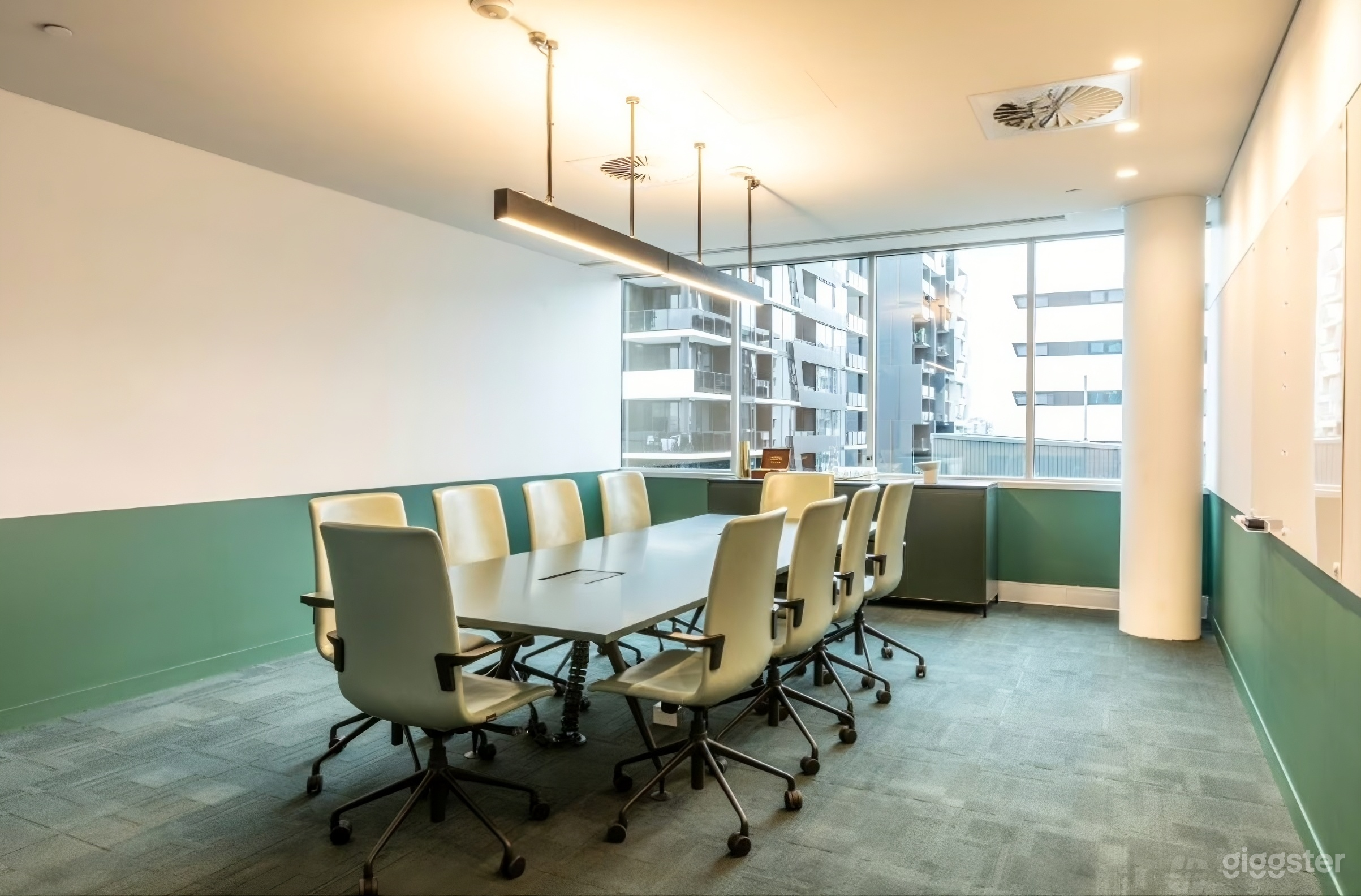 Gold Room | 10 Pax Boardroom Photo 3