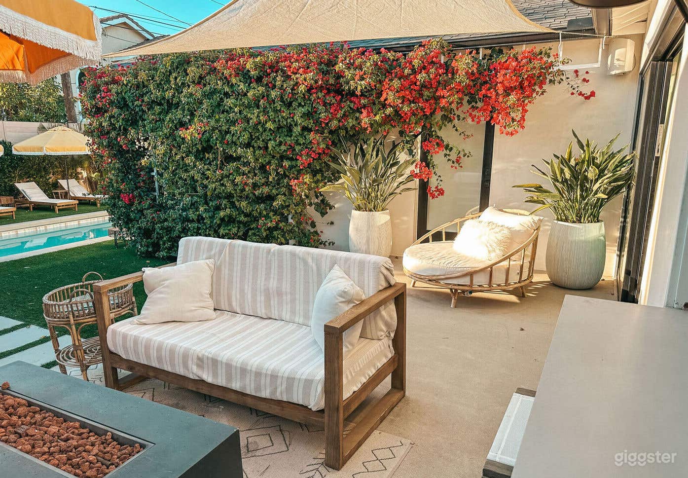 Resort Living Pool Photo 3