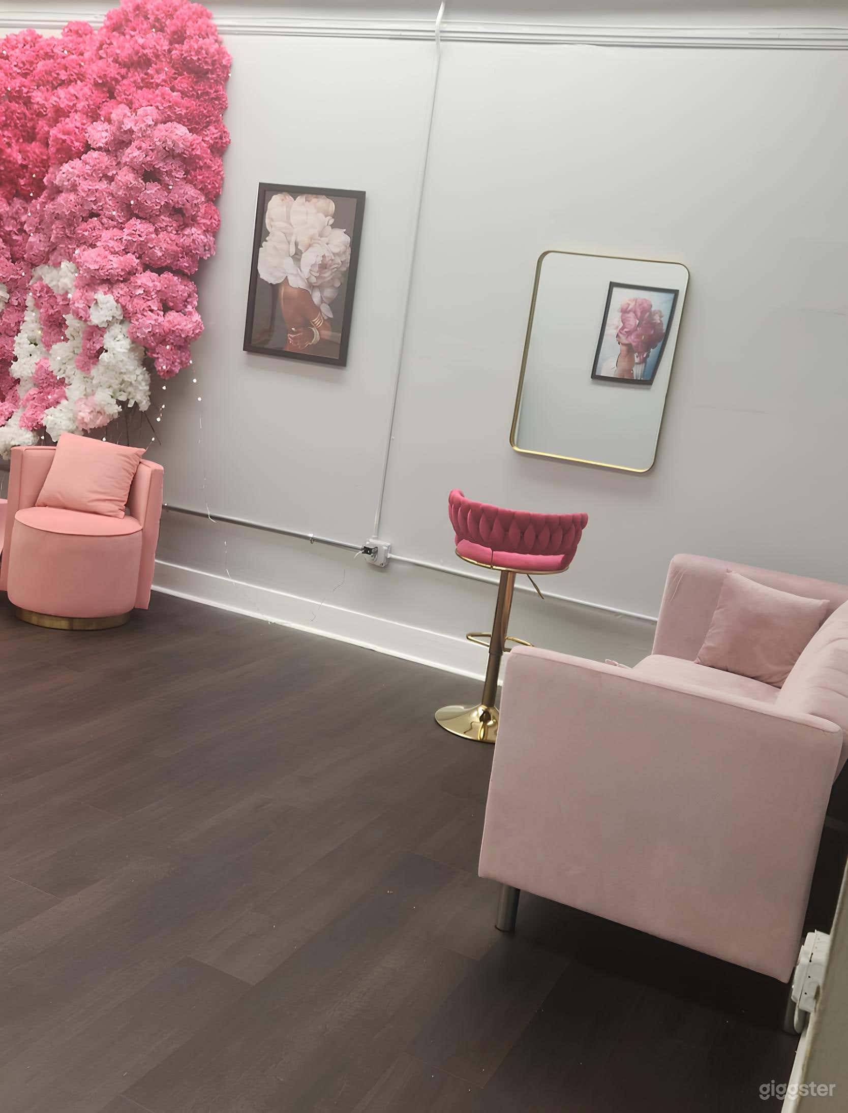 Luxurious Downtown Salon Space Photo 4
