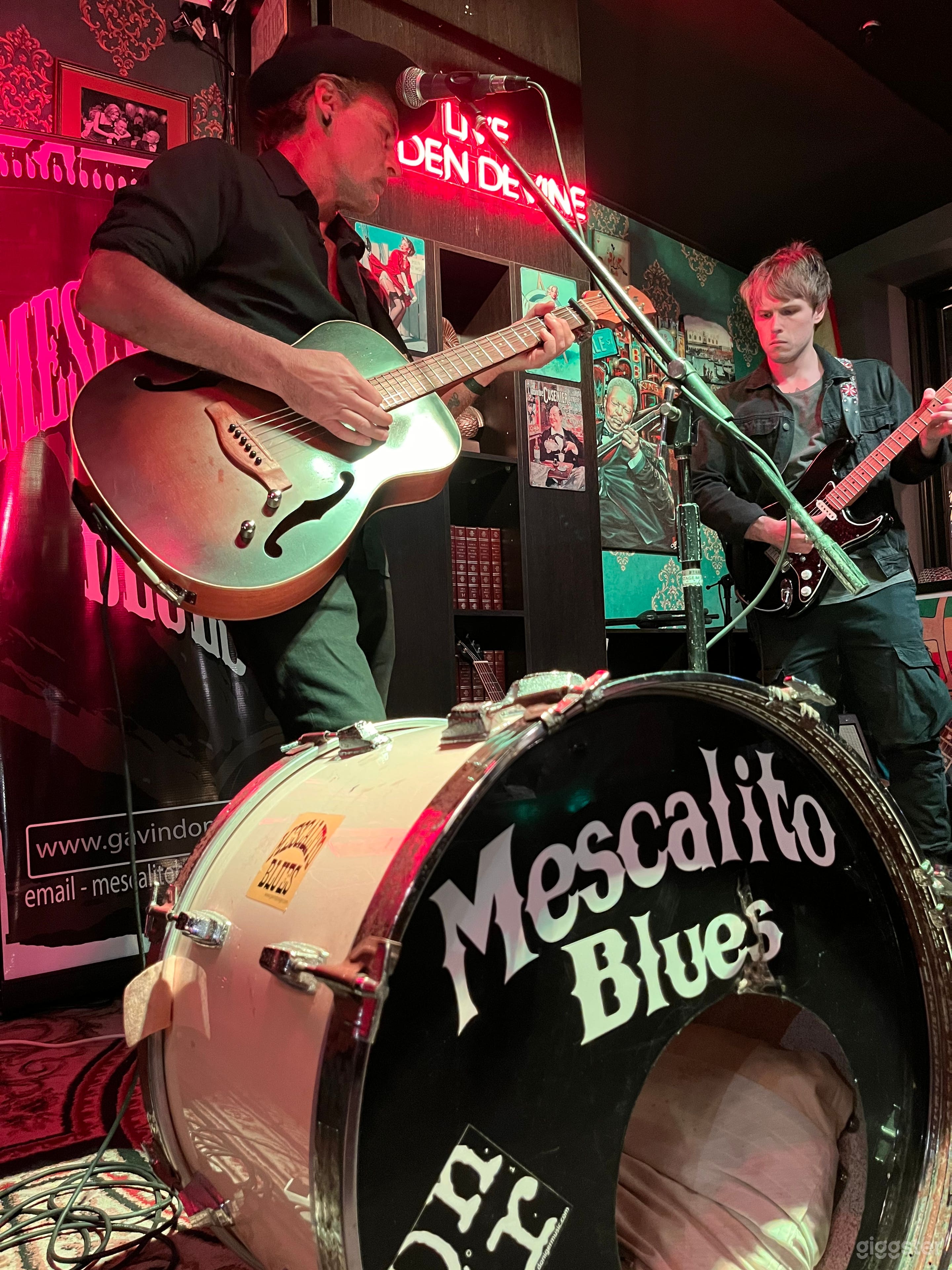 Dedicated live music venue playing 7 gigs a week! 