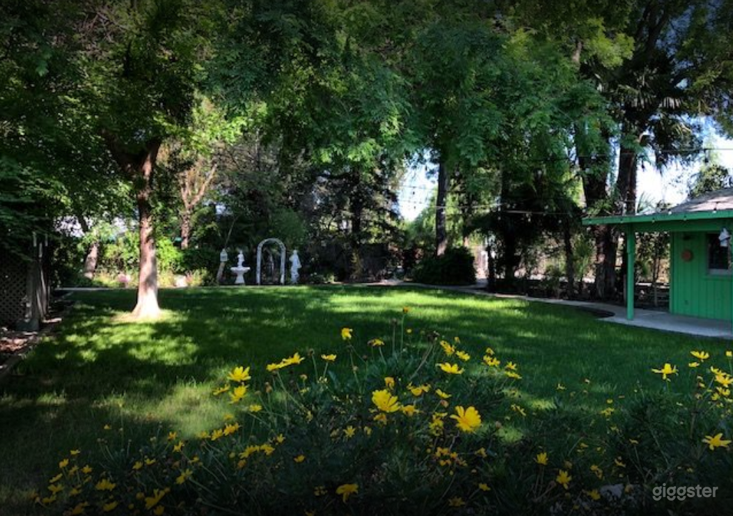 Cozy and Beautiful Garden for Photoshoots Photo 1