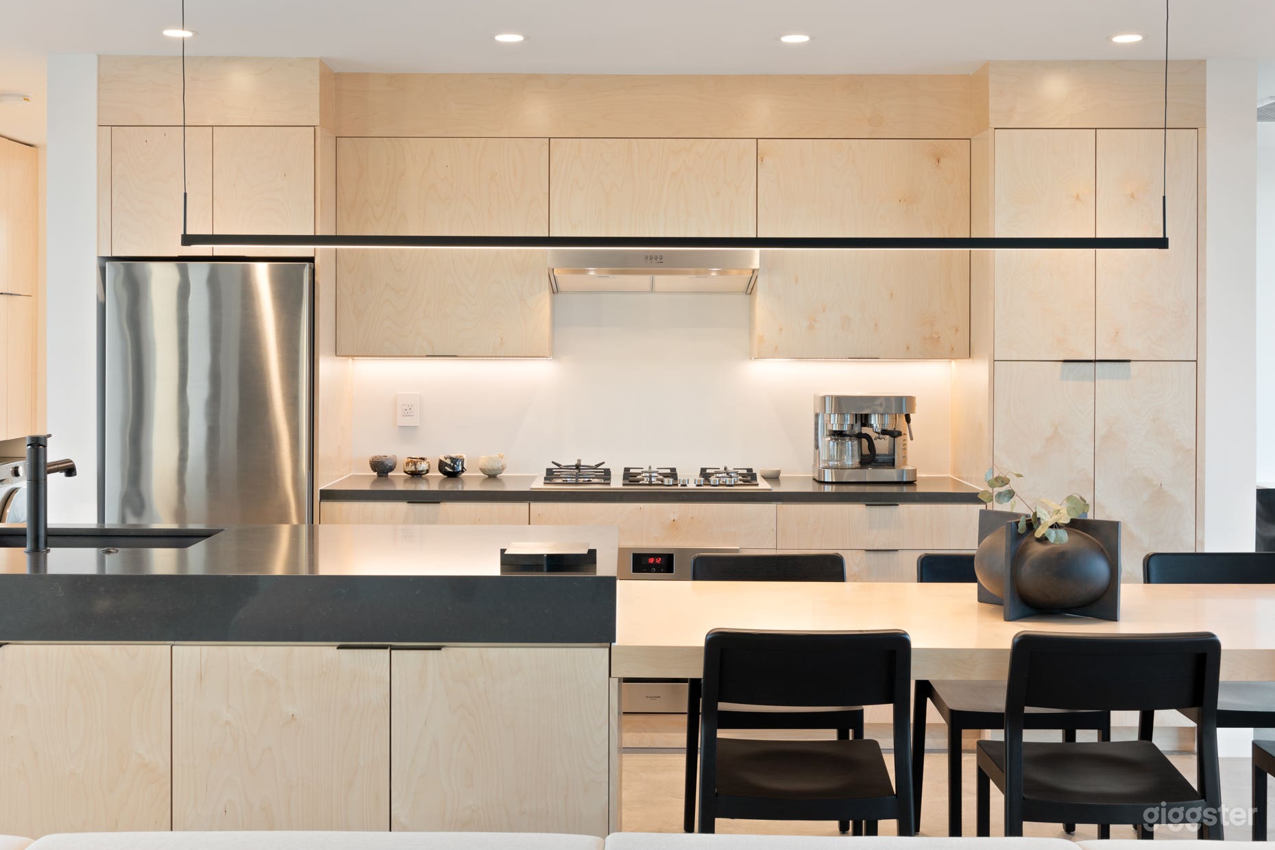 Minimalist Desert Temple with Pool Photo 3